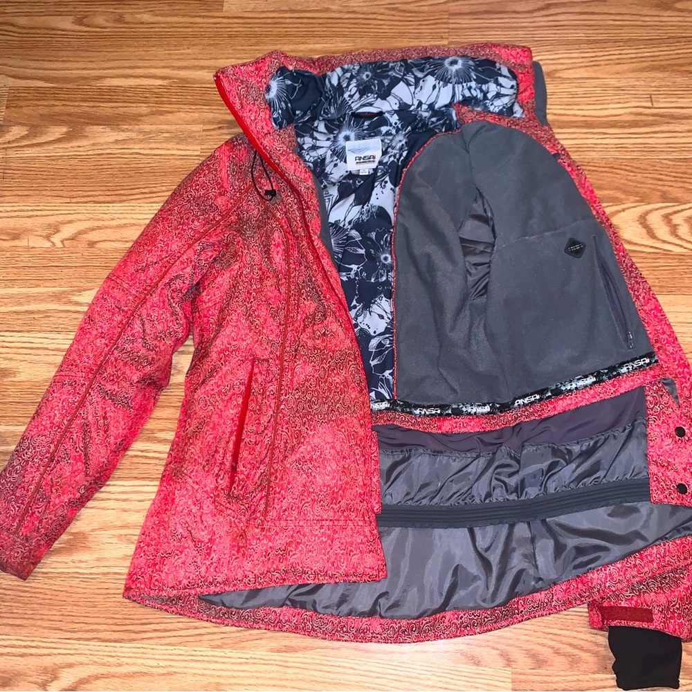 high-quality winter jacket, in excellent condition with plenty of pockets